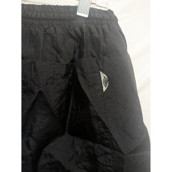 Vintage Umbro Shorts Men's Large Black Soccer Nylon Logo USA Shinny 90s - Picture 7 of 7